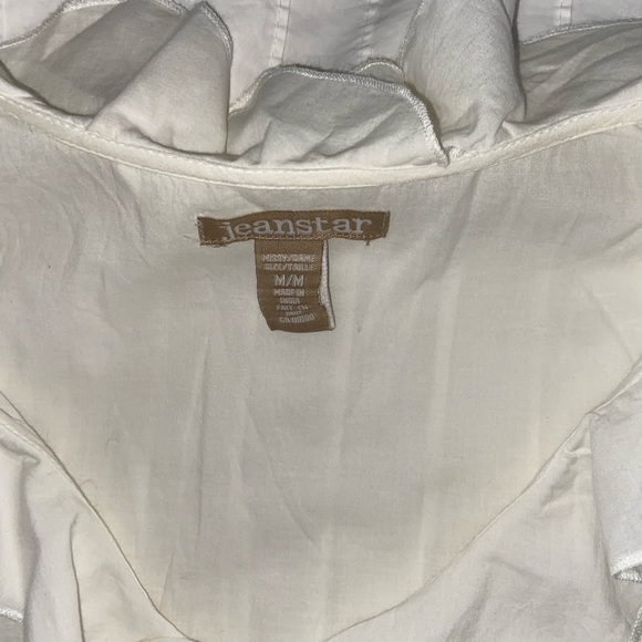 White button down shirt with bow tie at the top - Picture 4 of 7